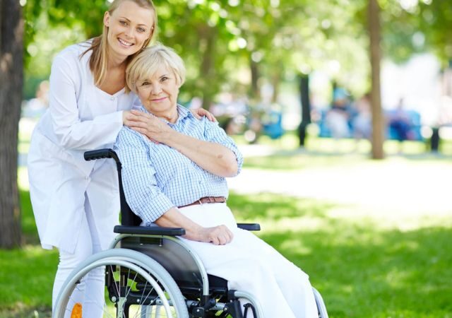 8 Best Resources For Family Caregivers Of Elderly Parents